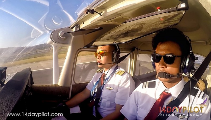 Indonesian High School Got His Private Pilot In 14 Days