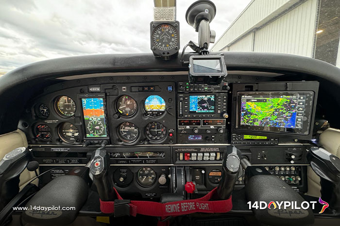 Technically Advanced Airplanes Cockpit N2897M 14DAYPILOT Fleet