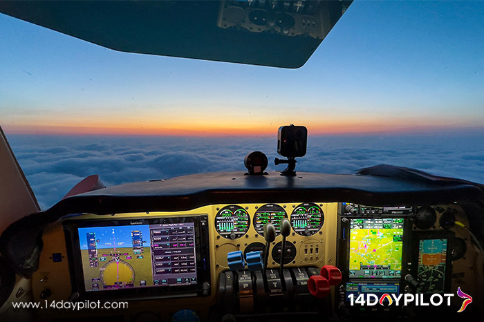 Cockpit view of a multi engine aircraft used for pilot training at 14DAYPILOT.