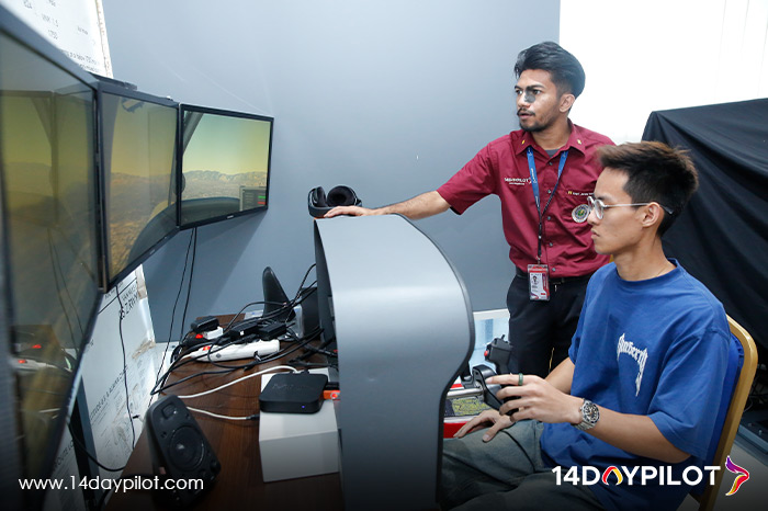 14DAYPILOT student receiving ground instruction during pilot training